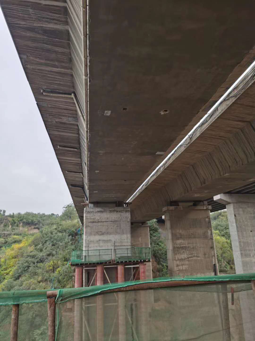 盐城桥梁加固前制定可行设计方案图并用对施工方法